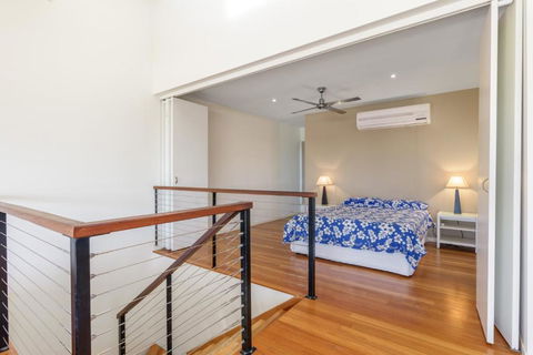 Unit 5 Rainbow Surf Modern Double Storey Townhouse With Large Shared Pool Close To Beach & Shop - Mackay Tourism 5