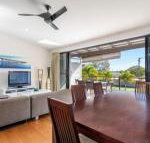 Unit 3 Rainbow Surf Modern double storey townhouse with large shared pool close to beach  shop - Mackay Tourism