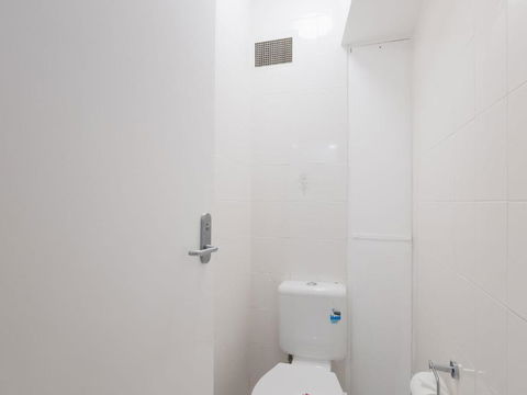 4 Harbourside 3 7 Soldiers Point Road Ground Floor On The Waterfront - Mackay Tourism 1