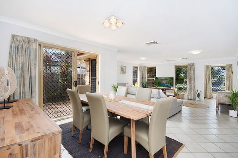 Kailani Beach House - Mackay Tourism 2
