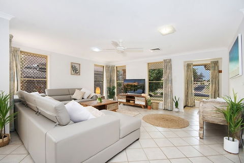 Kailani Beach House - Mackay Tourism 0