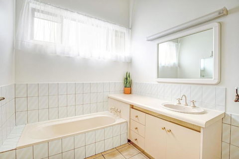 40 Rumbalara Avenue Rainbow Beach Entertain On The Spacious Verandah Overlooking Beautiful Rainbow Beach - Mackay Tourism 3