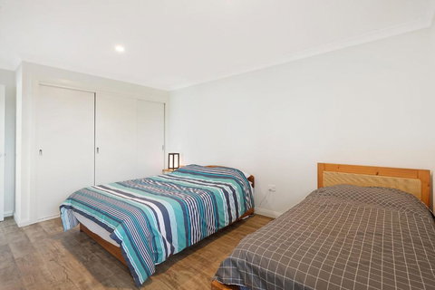 Hillcrest Views Of Wagonga - Mackay Tourism 5