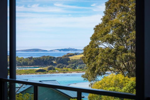 Hillcrest Views Of Wagonga - Mackay Tourism 1