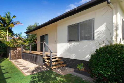 Kennedy Pde 11 Golden Beach - Mackay Tourism 7