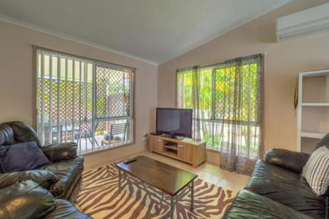 Affordable Holiday Home - Mackay Tourism 0