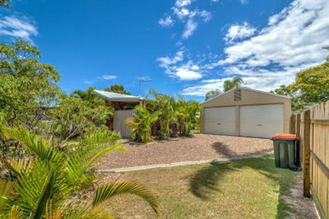 Affordable Holiday Home - Mackay Tourism 5