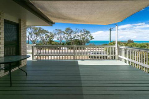 The Sun & The Sea In Hervey Bay - Mackay Tourism 5