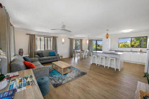 Comfy & Cosy (Upstairs) - Mackay Tourism 3