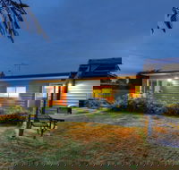 Castaway Cottage - Essentially Tas - Mackay Tourism