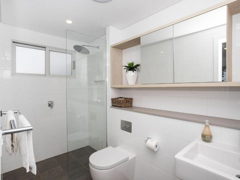 Pandanas Apartments 15A Mollymook Beach - Mackay Tourism 1