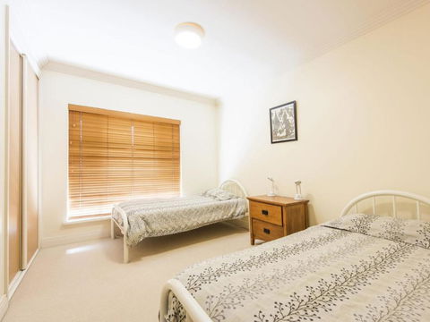 Riverview Apartments 1.3 - Mackay Tourism 2