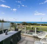 WATERFRONT THREE in the heart of Lorne - Mackay Tourism