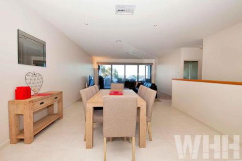 Adelphi Views On Luton Woodlands - Mackay Tourism 2