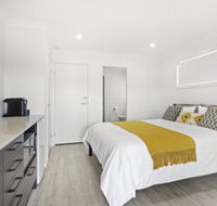 Dolphin Studio Apartment 1a Ocean Street - Mackay Tourism