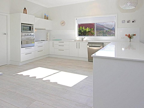 Fairwater In Mollymook - Mackay Tourism 3