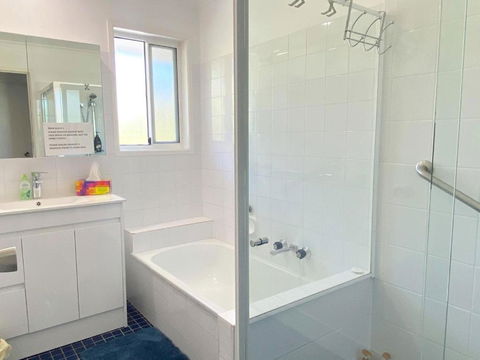 Woorim Secluded Palms Cottage - Mackay Tourism 3