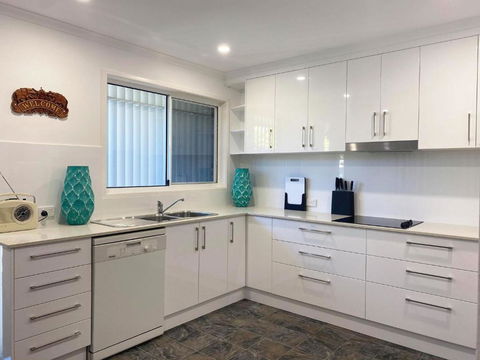 Woorim Secluded Palms Cottage - Mackay Tourism 2