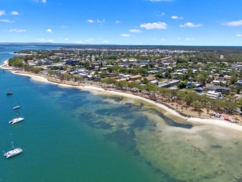 Woorim Secluded Palms Cottage - Mackay Tourism 5