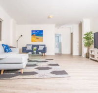 Convenient Rockdale Apartment Next To Station  Beach - Mackay Tourism