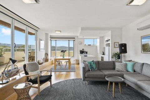 POINT GREY APARTMENT ONE VIEWPOINT - Mackay Tourism 5