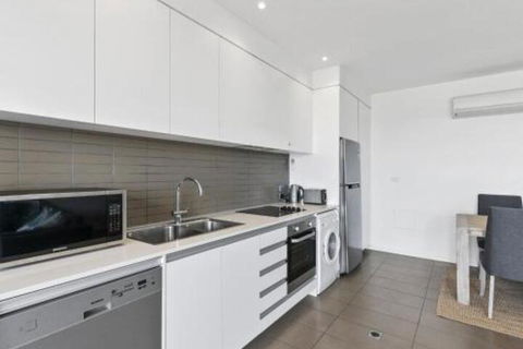 WATERFRONT SEVEN In The Heart Of Lorne - Mackay Tourism 4
