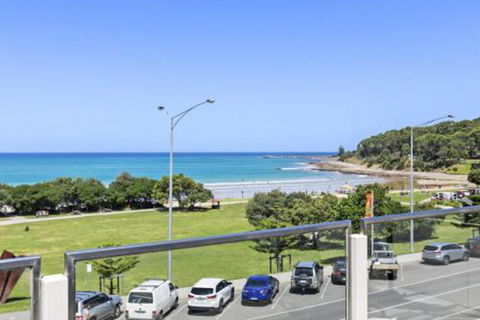 WATERFRONT SEVEN In The Heart Of Lorne - Mackay Tourism 3