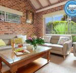 Bombo Blue pet friendly townhouse - Mackay Tourism
