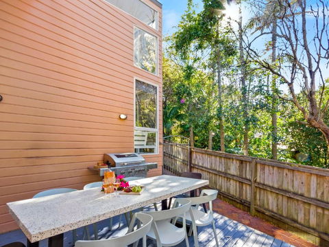 Bowery Beach House Spacious Family Accommodation - Mackay Tourism 1