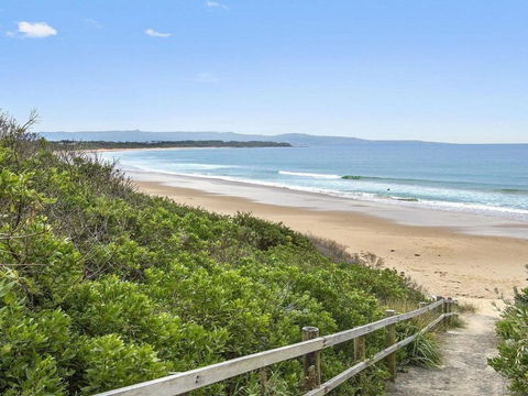Bowery Beach House Spacious Family Accommodation - Mackay Tourism 4