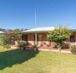 Cudgee quaint cottage with separate cabin - Mackay Tourism