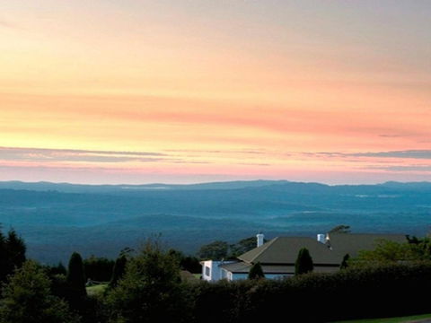 Cloudhill Magnificent Rural Views To Sydney - Mackay Tourism 1
