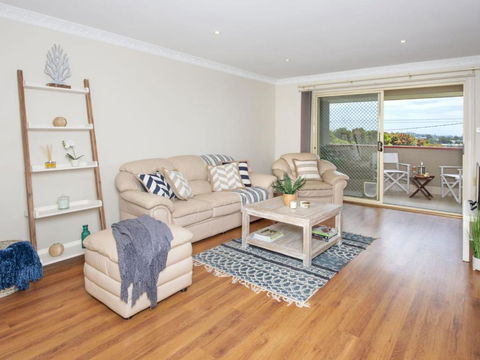 Emerald Coastal Walk Swimming Pool Pet Friendly - Mackay Tourism 4