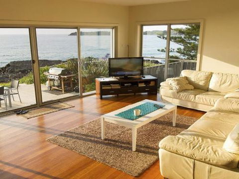 Joness Beach House Perfect Location With Views! - Mackay Tourism 3