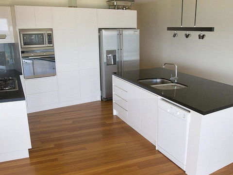 Joness Beach House Perfect Location With Views! - Mackay Tourism 5