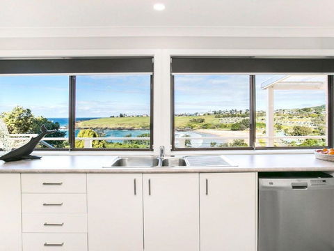 Ohana Oasis Front Row To Reserve Beach & Ocean - Mackay Tourism 5