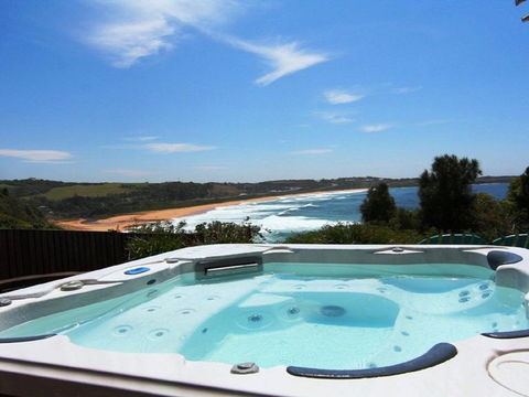 Santa Barbara On Bombo Beach - Mackay Tourism 4