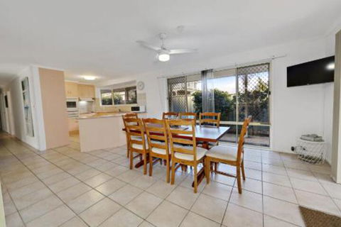 Perfect Getaway Hervey Bay - Mackay Tourism 6