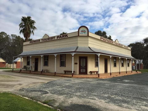 Deniliquin Pioneer Tourist Park - Mackay Tourism 1