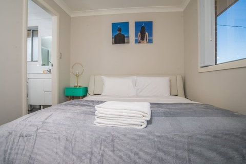 Peaceful 2kingbed Rootyhill Townhouse Near Station - Mackay Tourism 4