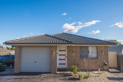 Peaceful 2kingbed Rootyhill Townhouse Near Station - Mackay Tourism 0