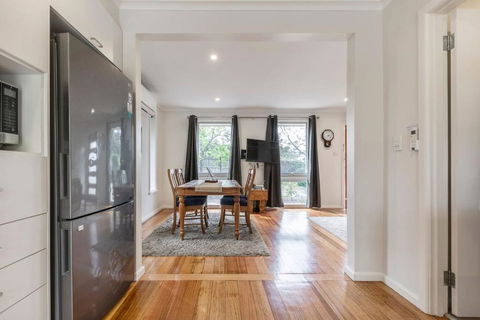 ?Spacious Bungalow?5min Walk To Station?5min To Box Hill?WiFi?Parking - Mackay Tourism 1