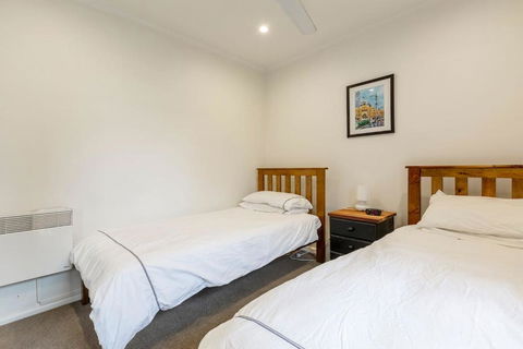 ?Spacious Bungalow?5min Walk To Station?5min To Box Hill?WiFi?Parking - Mackay Tourism 5