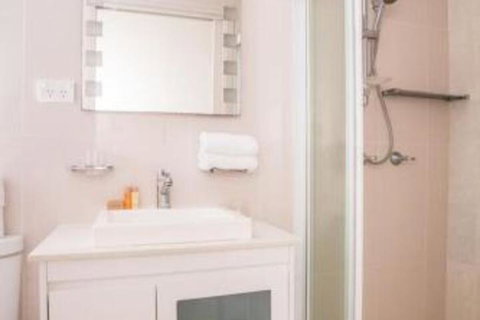 Scenic Illawong Riverside Getaway 1bed1bath Unit - Mackay Tourism 5