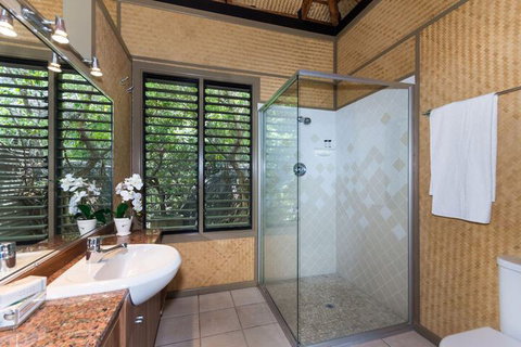 Absolute Beachfront - Mackay Tourism 6