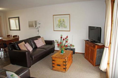 Windmill Cottage - Mackay Tourism 7