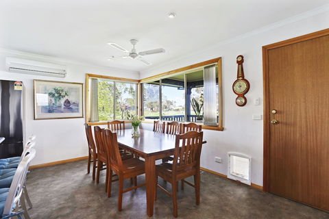 Yarragon 4 Bedroom House In Gippsland - Mackay Tourism 6