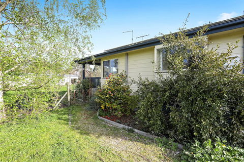 Yarragon 4 Bedroom House In Gippsland - Mackay Tourism 1