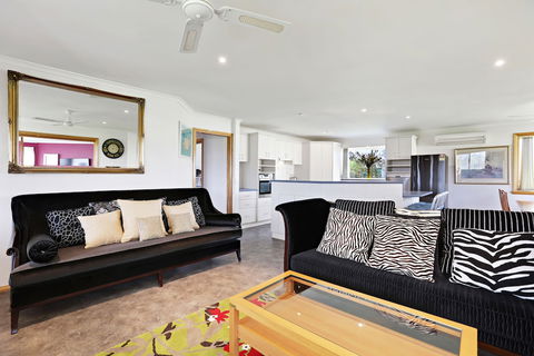 Yarragon 4 Bedroom House In Gippsland - Mackay Tourism 3
