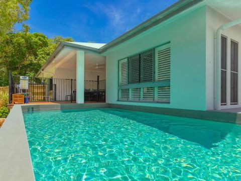 CANOPY HOUSE At PALM COVE - Mackay Tourism 0